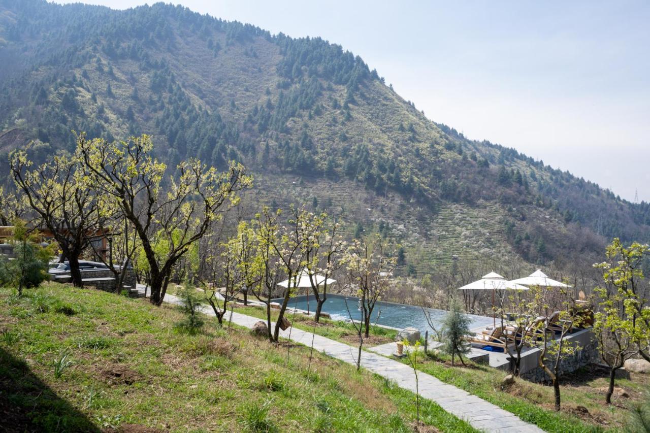 Hotel Qayaam Gah à Srīnagar Extérieur photo