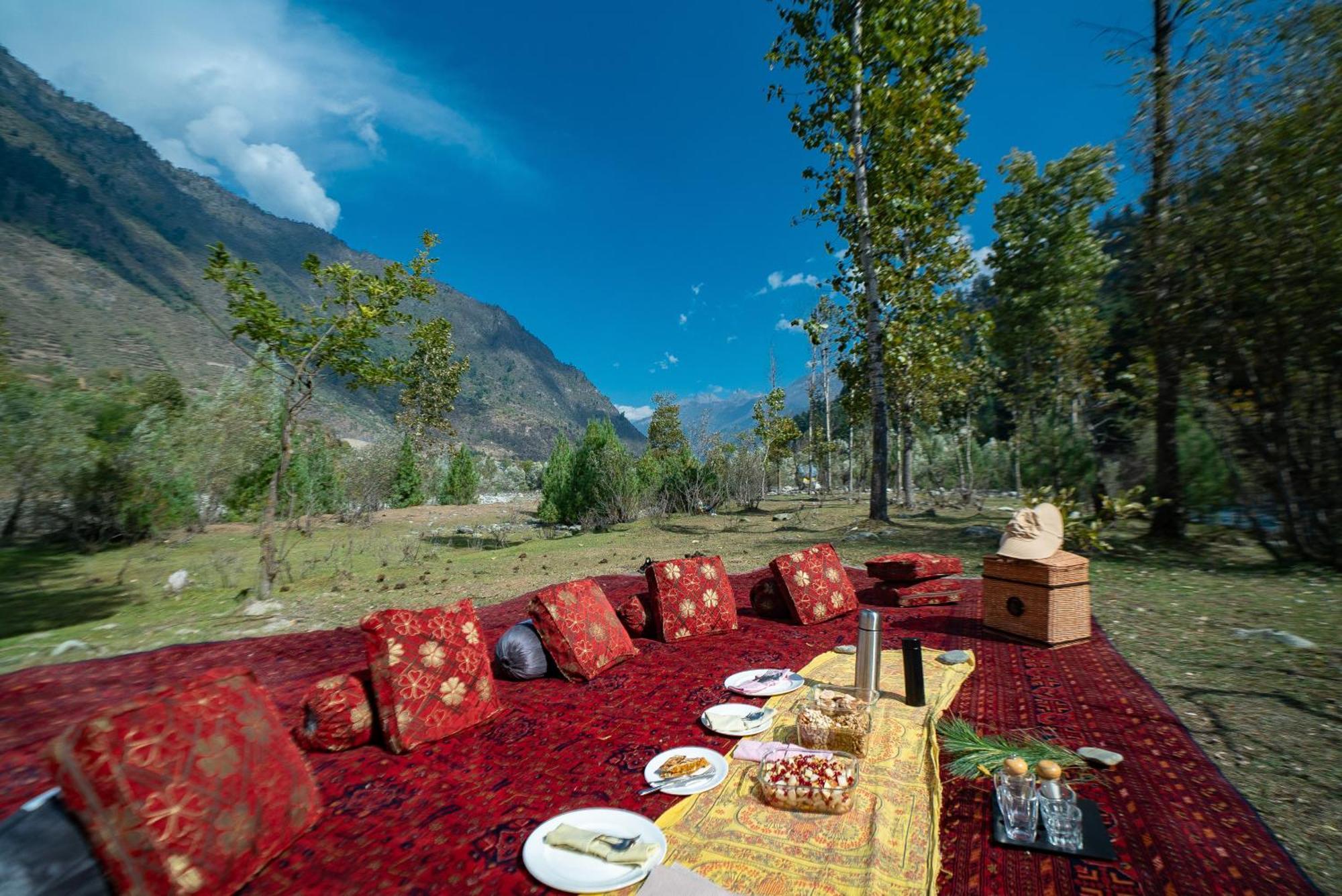 Hotel Qayaam Gah à Srīnagar Extérieur photo